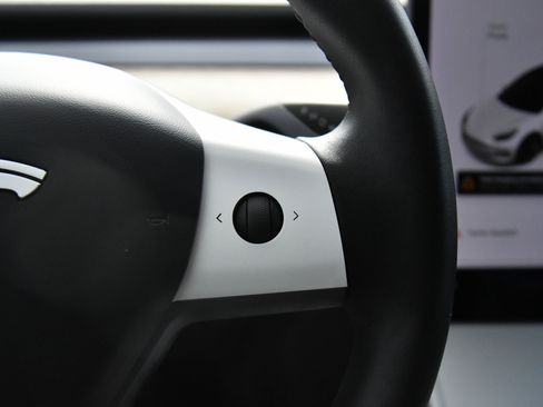 Used 2020 Tesla Model 3 Standard Range RWD image 27
