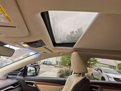Used 2018 Lexus RX 450h AWD w/ Premium Package image 30