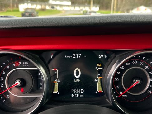 Used 2021 Jeep Wrangler Unlimited Rubicon AWD/4WD image 13