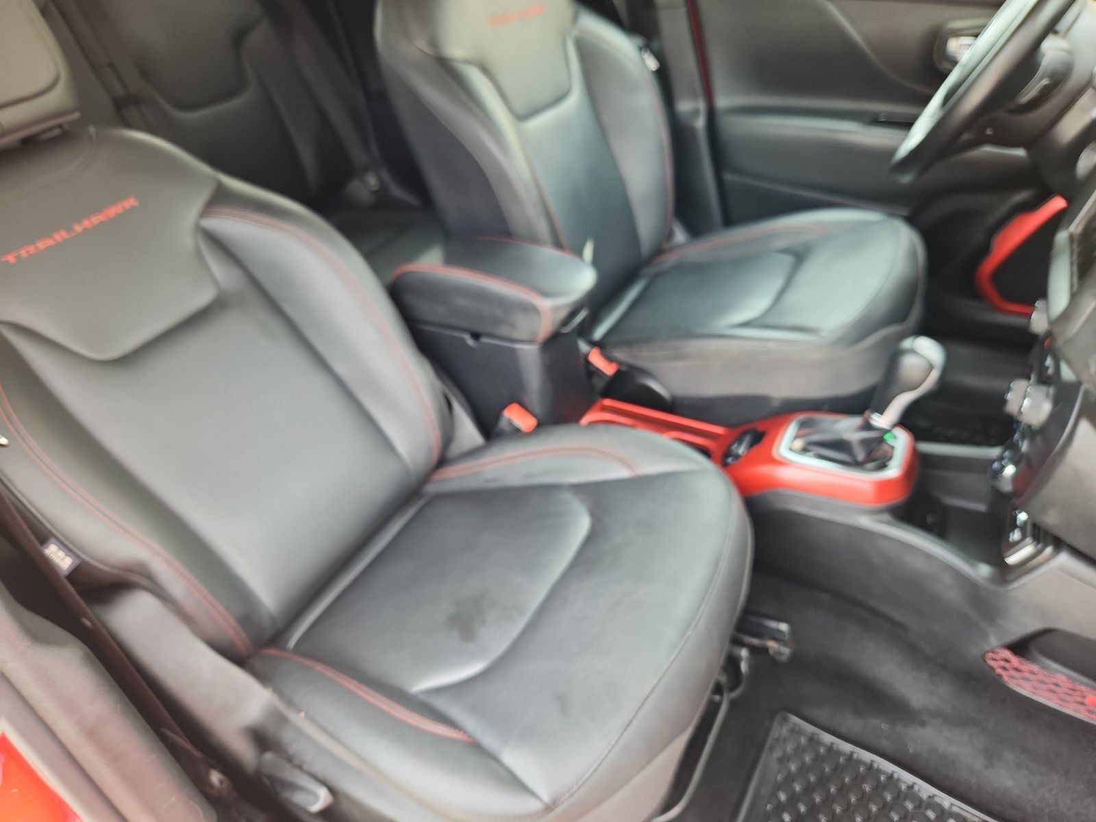 Used 2018 Jeep Renegade Trailhawk AWD/4WD image 15