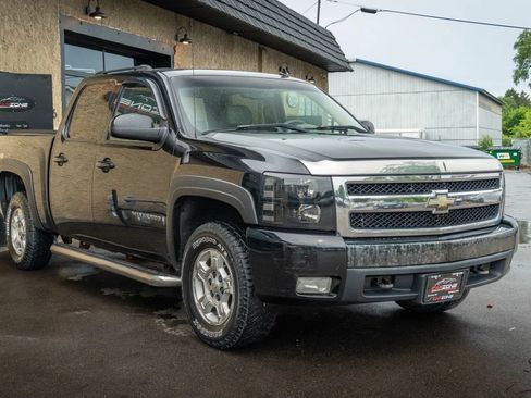 Used 2007 Chevrolet Silverado 1500 LTZ w/ Safety Package AWD/4WD image 4