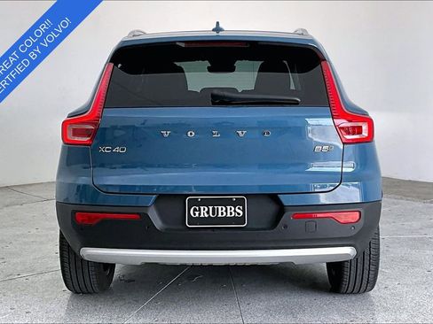 Certified 2025 Volvo XC40 B5 Core image 7