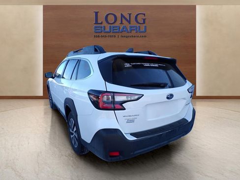 Certified 2025 Subaru Outback Premium image 9