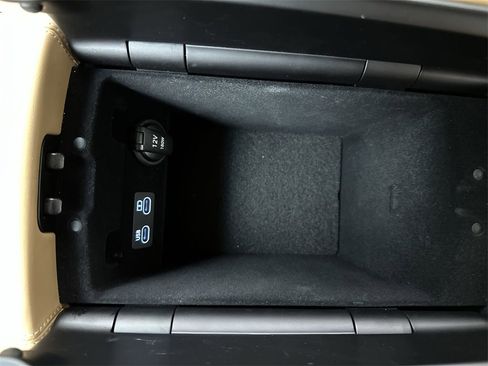 Certified 2025 Genesis G80 2.5T image 21