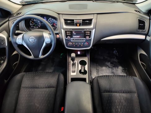 Used 2016 Nissan Altima 2.5 S w/ Interior Lighting Package FWD image 5