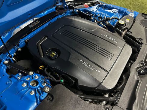 Used 2019 Jaguar F-TYPE Coupe image 20