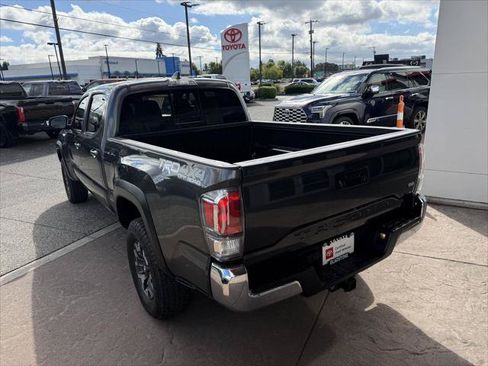 Certified 2023 Toyota Tacoma TRD Off-Road AWD/4WD image 4