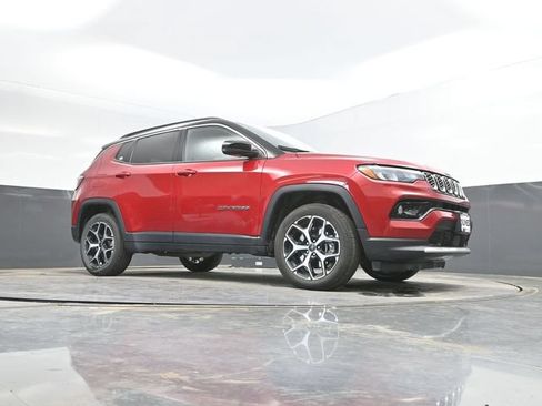 Used 2025 Jeep Compass Limited AWD/4WD image 47