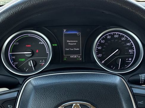 Used 2022 Toyota Camry LE FWD image 25