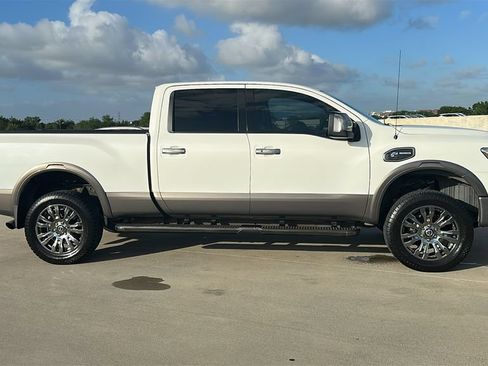 Used 2019 Nissan Titan Platinum Reserve w/ Platinum Utility Package AWD/4WD image 15