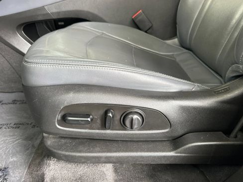 Certified 2020 Buick Enclave Essence w/ Sound and Sites Package AWD/4WD image 13