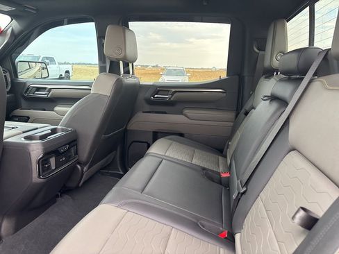 Used 2022 Chevrolet Silverado 1500 ZR2 w/ Technology Package image 17