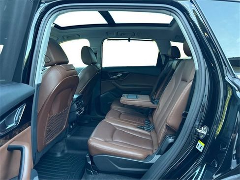 Used 2018 Audi Q7 3.0T Prestige w/ Prestige Package image 11