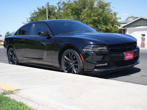 Used 2018 Dodge Charger SXT Plus w/ Quick Order Package 29J RWD image 17