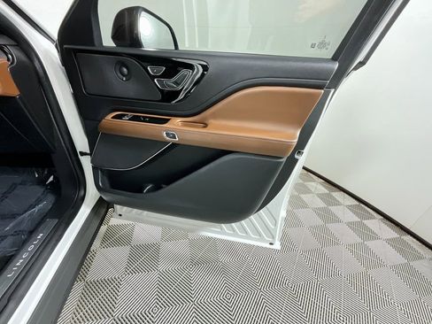 Certified 2020 Lincoln Aviator Reserve image 21
