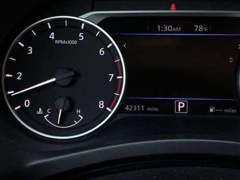 Used 2025 Nissan Sentra SV FWD image 36