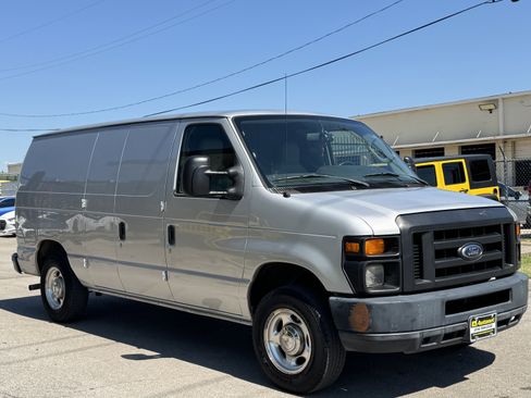 Used 2012 Ford E-150 and Econoline 150 w/ Commercial Cargo Van Pkg image 6