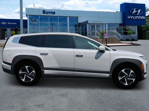 New 2026 Hyundai Ioniq 9 SE image 9