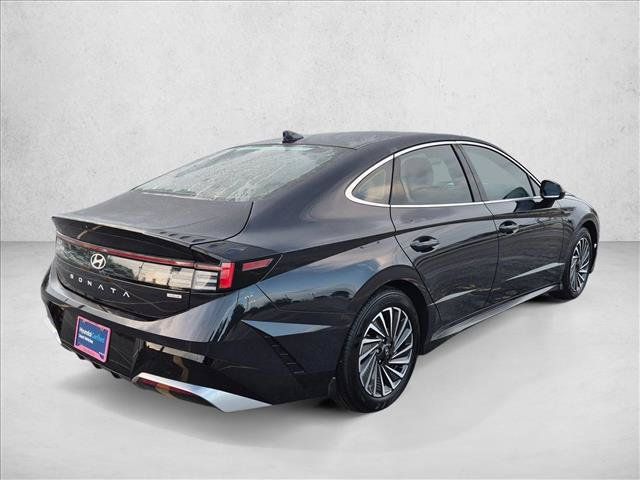 Certified 2025 Hyundai Sonata SEL FWD image 5