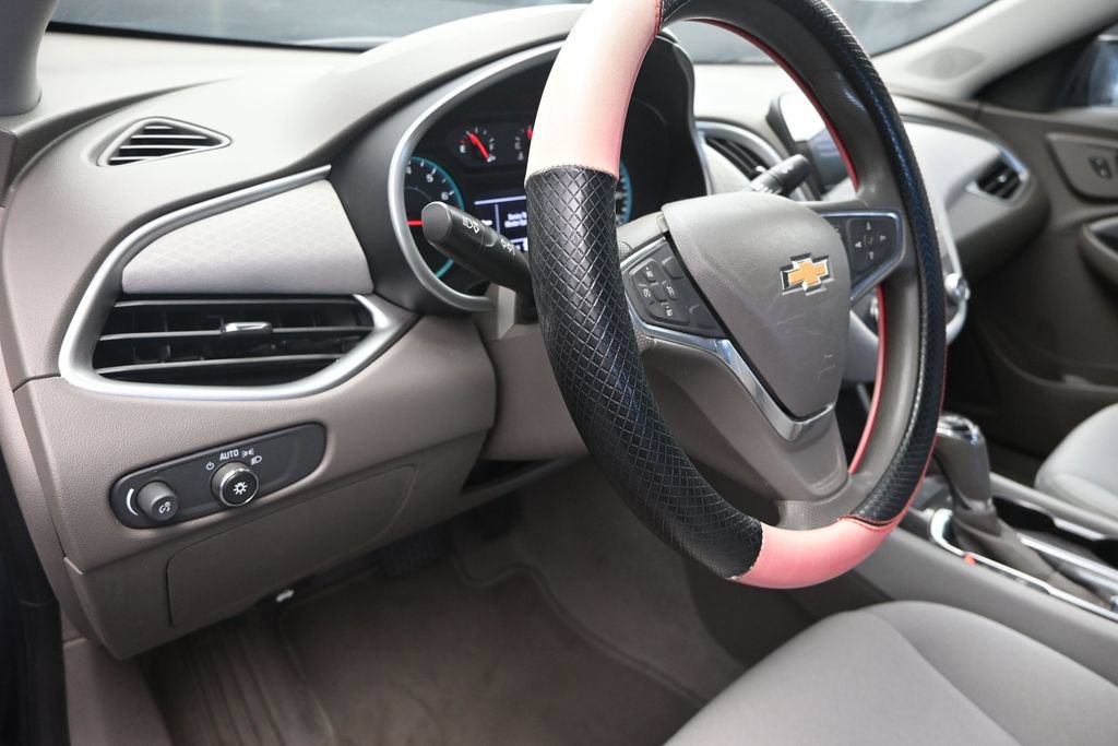 Certified 2019 Chevrolet Malibu LS FWD image 12