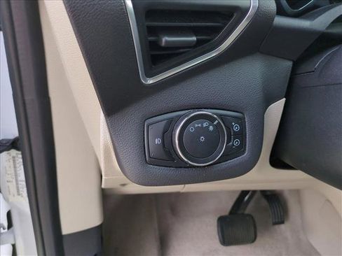 Used 2013 Ford C-MAX SEL image 11