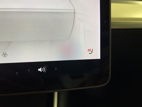 Used 2021 Tesla Model Y Long Range image 32