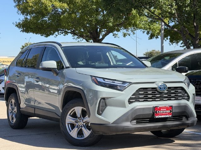Used 2022 Toyota RAV4 XLE AWD/4WD image 2