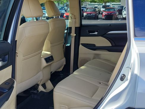 Certified 2018 Toyota Highlander XLE image 13