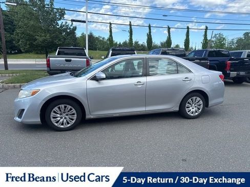 Used 2012 Toyota Camry LE FWD image 14