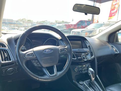 Used 2017 Ford Focus Titanium FWD image 12