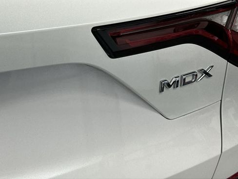Used 2025 Acura MDX w/ Technology Package FWD image 10