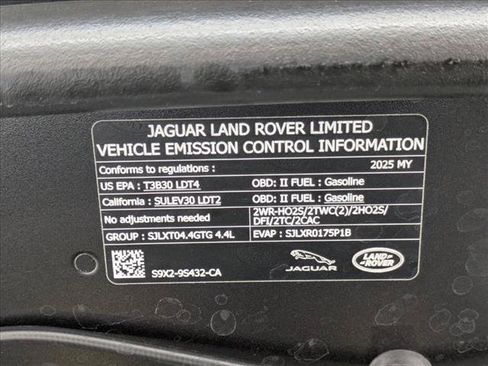 Used 2025 Land Rover Range Rover SE AWD/4WD image 26