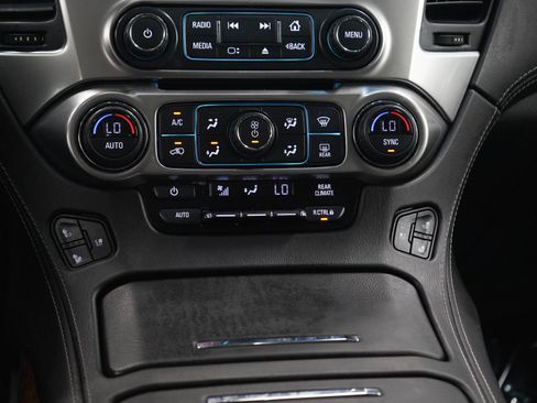 Used 2019 Chevrolet Tahoe Premier AWD/4WD image 22