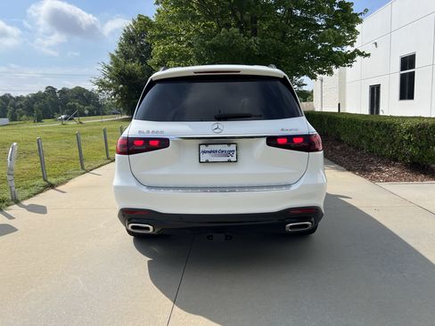 New 2026 Mercedes-Benz GLS 580 4MATIC image 8