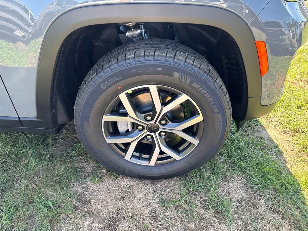 New 2027 Jeep Grand Cherokee Laredo X AWD/4WD image 9