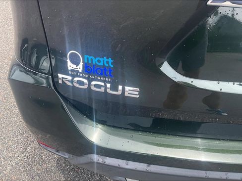 Used 2018 Nissan Rogue SV AWD/4WD image 30