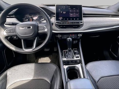 Used 2024 Jeep Compass Latitude AWD/4WD image 16