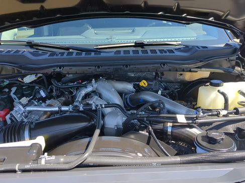 Used 2025 Ford F350 Lariat w/ Black Appearance Package image 32