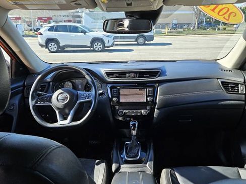 Used 2018 Nissan Rogue SL w/ Premium Package image 17