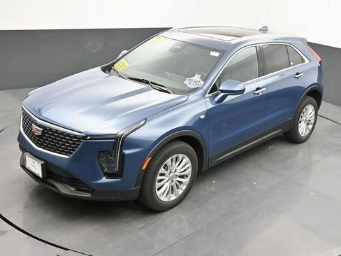 Used 2024 Cadillac XT4 Luxury w/ Cold Weather Package AWD/4WD image 39