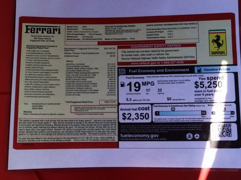 Used 2022 Ferrari Roma image 2