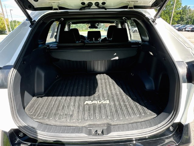 Used 2023 Toyota RAV4 SE w/ Weather & Moonroof Package AWD/4WD image 26
