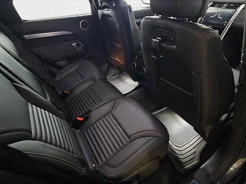 New 2025 Land Rover Discovery Dynamic SE AWD/4WD image 11