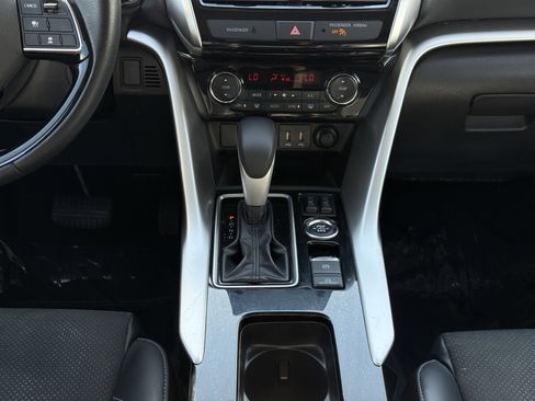 Used 2024 Mitsubishi Eclipse Cross SE image 33