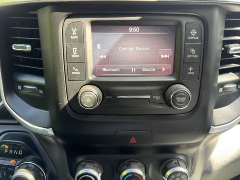Used 2022 RAM 1500 Big Horn AWD/4WD image 16