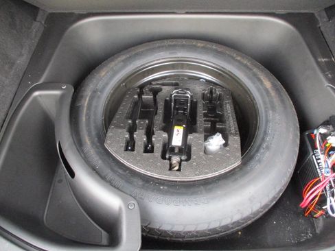 Used 2019 Jeep Grand Cherokee Laredo image 27