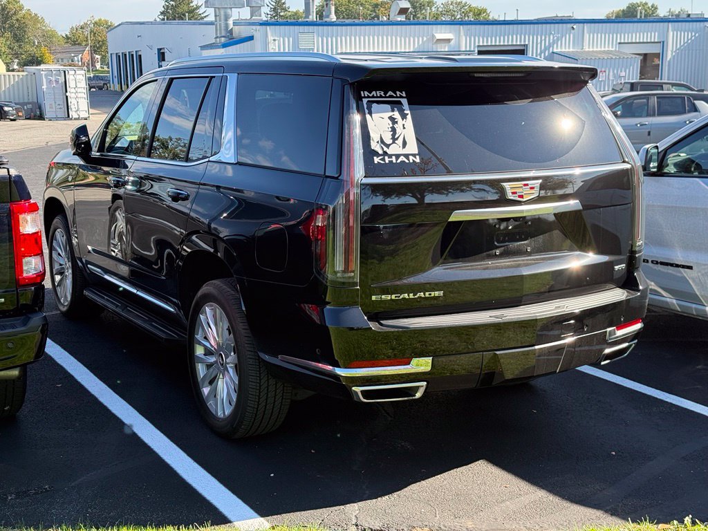 Used 2025 Cadillac Escalade Luxury AWD/4WD image 10
