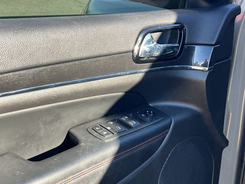 Used 2019 Jeep Grand Cherokee Trailhawk w/ Trailhawk Luxury Group image 15