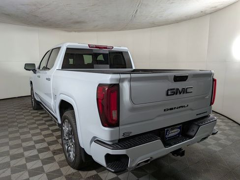 New 2026 GMC Sierra 1500 Denali Ultimate w/ LPO, Black Badging Package AWD/4WD image 4