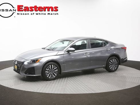 Used 2023 Nissan Altima 2.5 SV w/ SV Premium Package AWD/4WD image 57